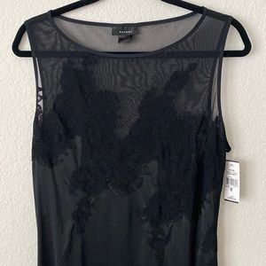 Natori Black Shandong Lace Gown. Size Medium.